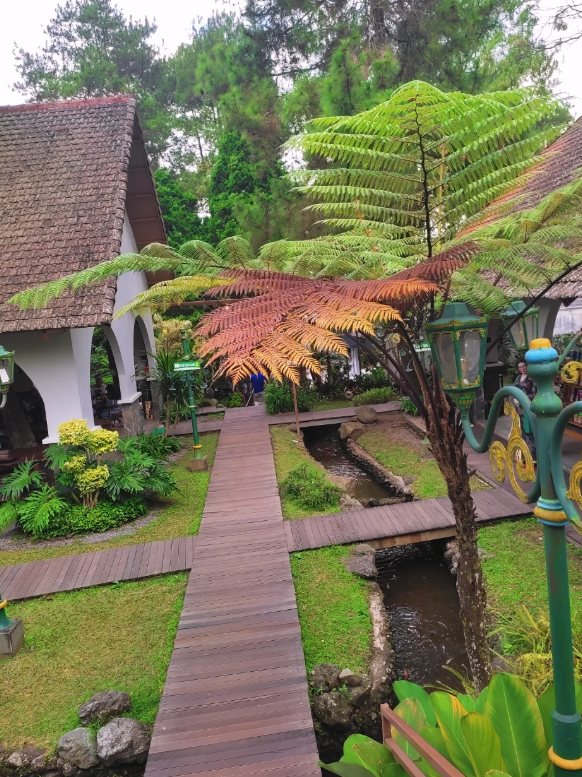 lavana resto kaliurang